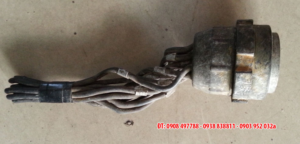 Đuôi dây điện công tắc ba trấu